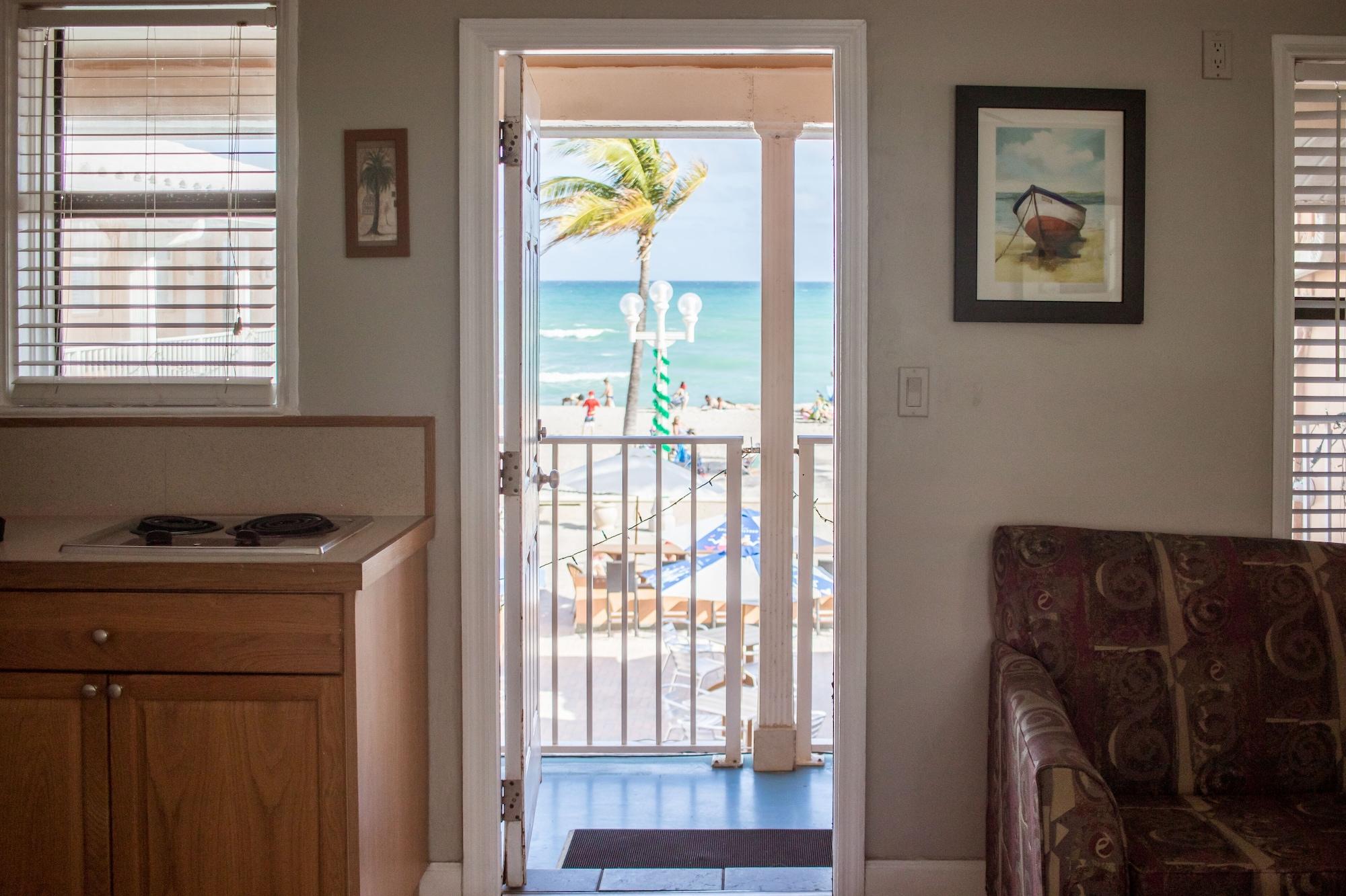 Riptide Oceanfront Hotel Холивуд Екстериор снимка